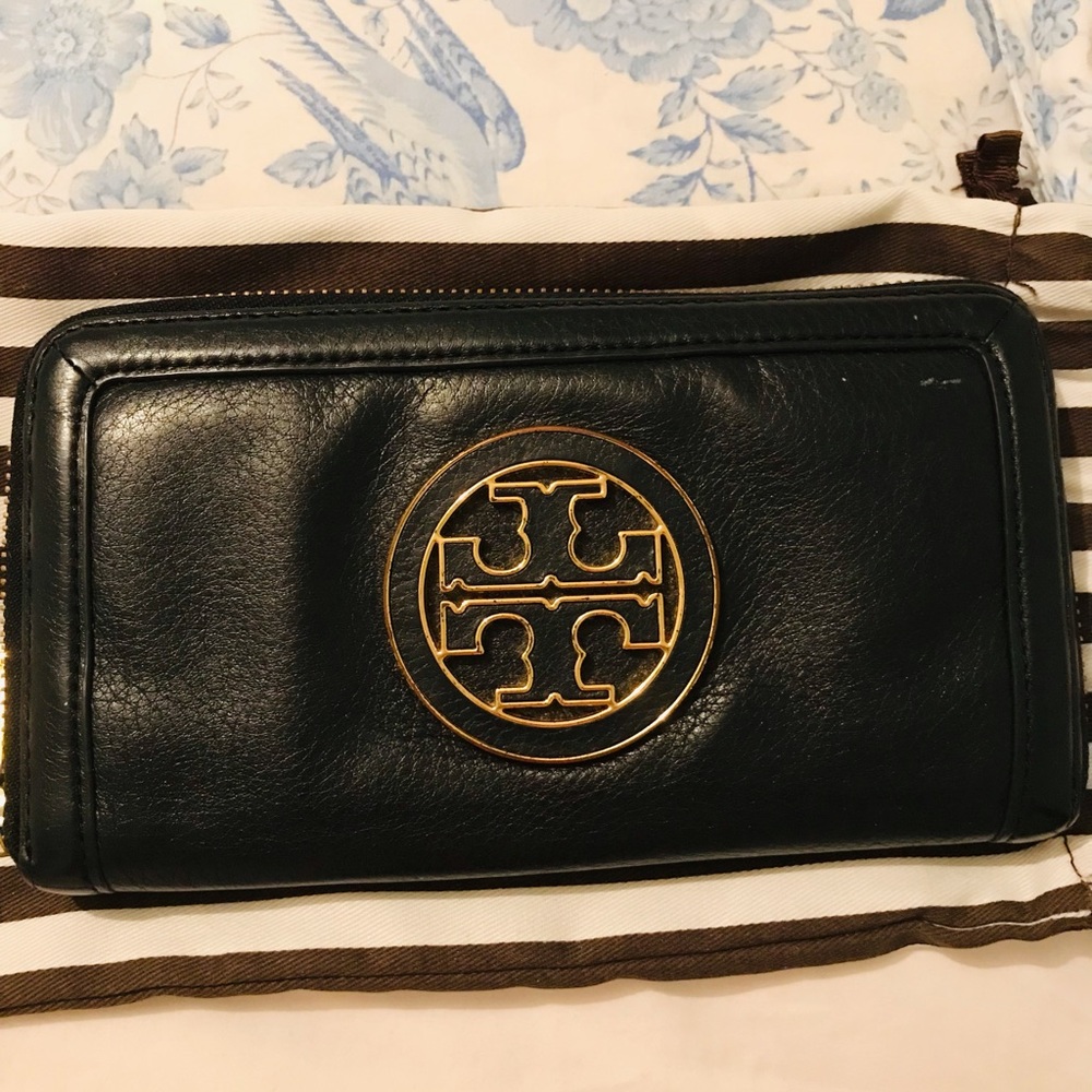 Tory Burch wallet
